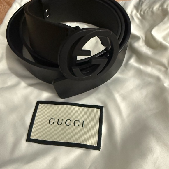 Gucci Black Belt Bag with Iconic GG Logo - Picture 3 of 8